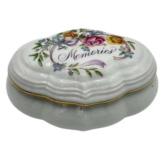 Avon Other - Vintage AVON 1983 Floral White Porcelain Keepsake Music Trinket Box Memories